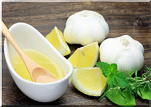 Garlic and lemon drink