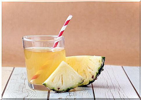 How to prepare pineapple water