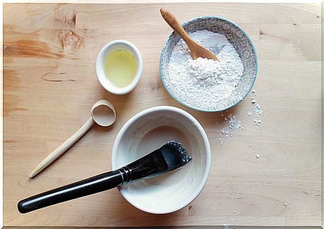 Bowl with powdered clay