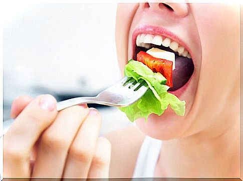 Problems that can occur from not chewing food well