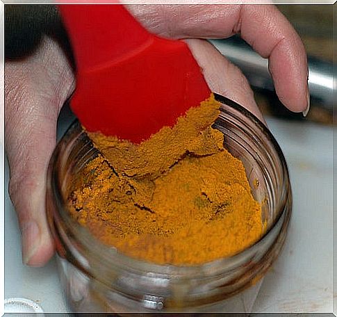 turmeric to prepare golden milk