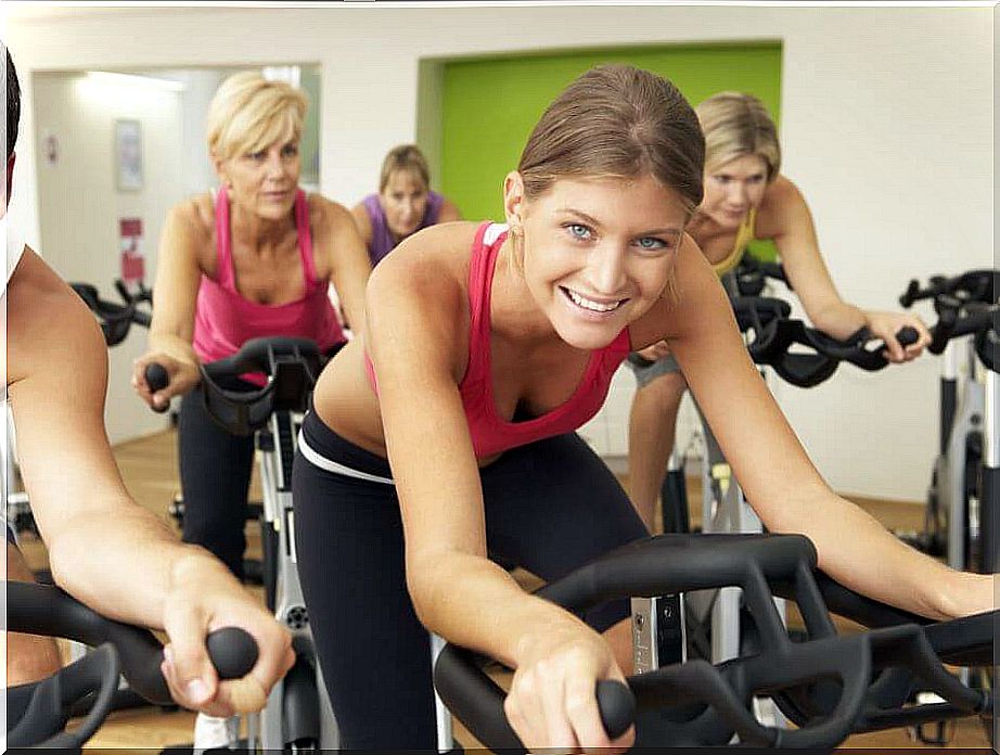 Women in an exercise bike session.